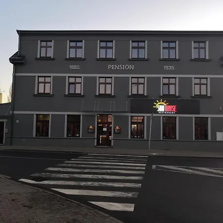 Hotell Sun-house Pension&restaurant -parkingfree- Prag