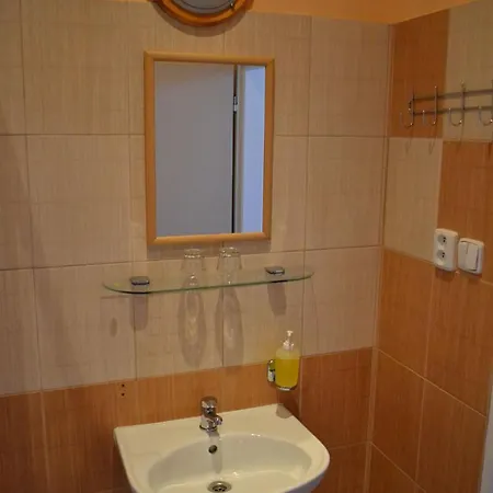 Onefam Arbes Hostal *