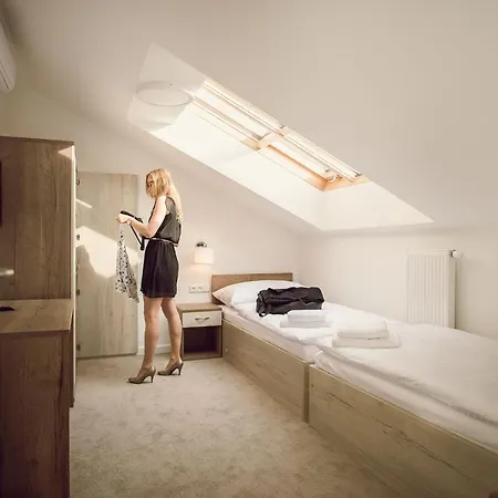 Kings Hotel 3*