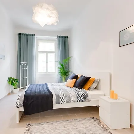 Aparthotel L.i.a S.r.o *