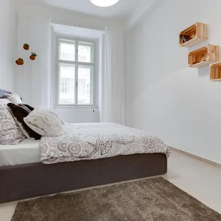 L.i.a S.r.o Aparthotel