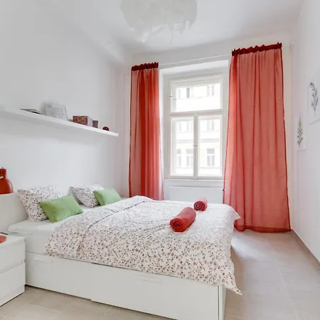 L.i.a S.r.o Aparthotel