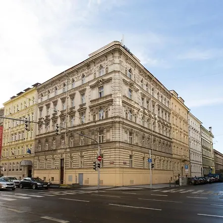 Aparthotel L.i.a S.r.o *