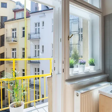 Old Town 'chez Moi' Apartment