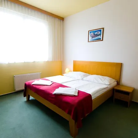 Smaragd Hotel 3*