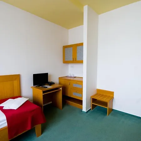 Smaragd Hotel 3*