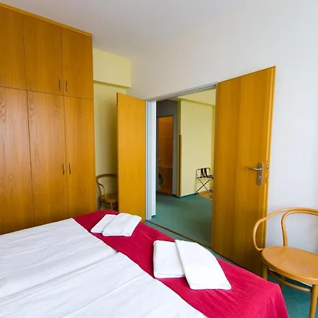 Smaragd 3* Prag