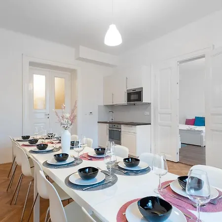 Tesnov Grande Apartment Prague
