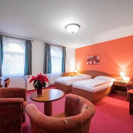 Attic Hotel 3*