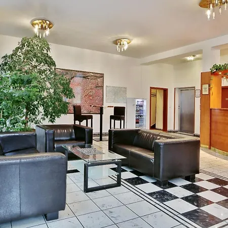Hotel Attic 3*