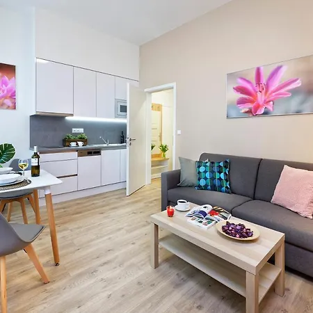 Aparthotel Downtown Jugoslavska 4*