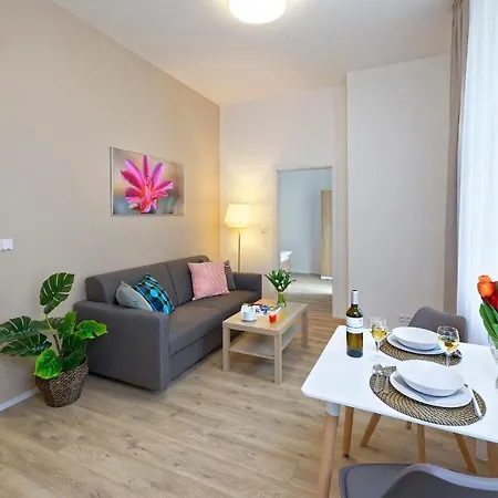 Downtown Jugoslavska 4* Prague