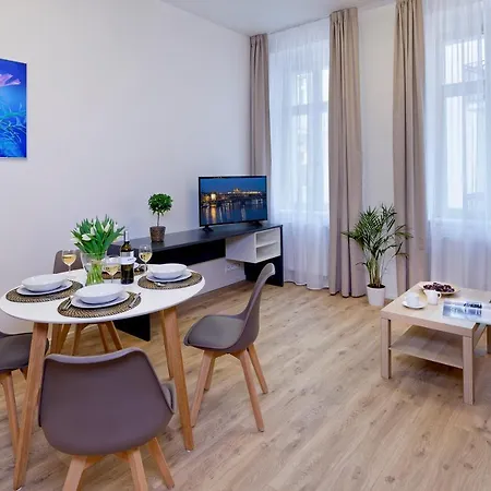 Aparthotel Downtown Jugoslavska 4*