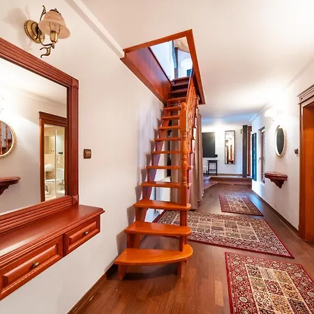 5br 2bath Masarykovo Nabrezi *