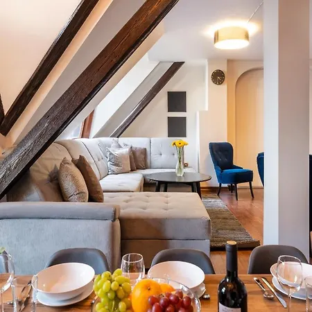 Apartment 5br 2bath Masarykovo Nabrezi Prague