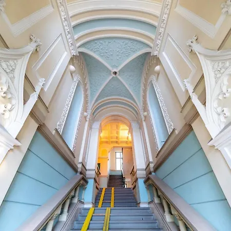 5br 2bath Masarykovo Nabrezi * Prague