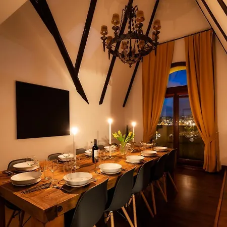 5br 2bath Masarykovo Nabrezi Apartment *