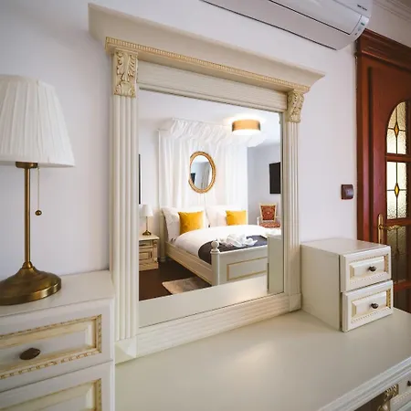 Apartment 5br 2bath Masarykovo Nabrezi Prague
