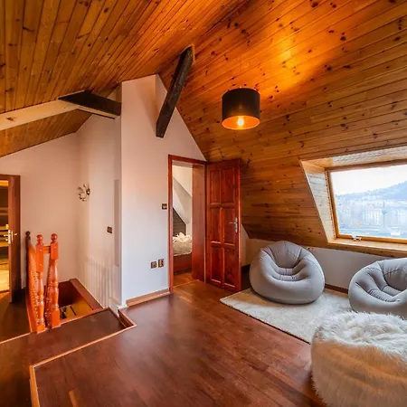 Apartment 5br 2bath Masarykovo Nabrezi
