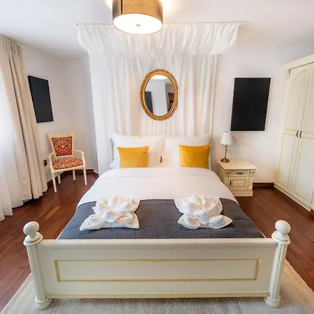 5br 2bath Masarykovo Nabrezi *