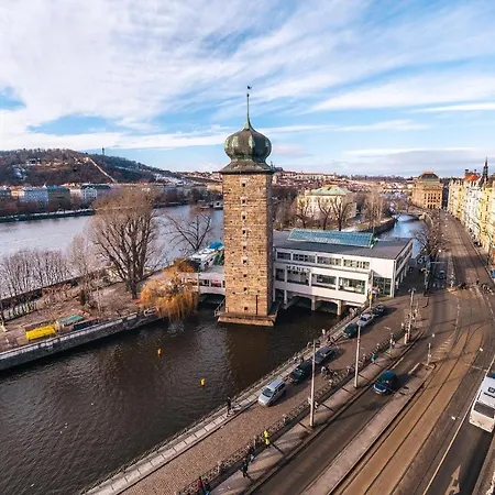 5br 2bath Masarykovo Nabrezi Apartment
