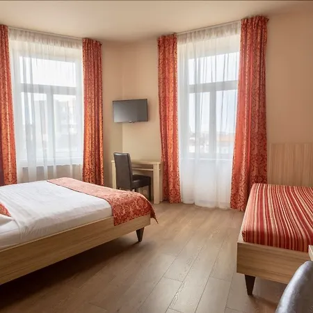 Centre Plaza Hotel