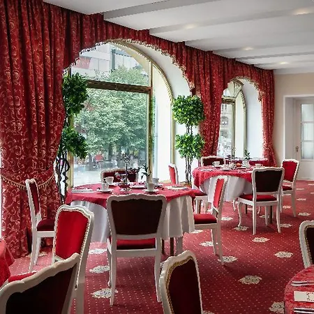 Ambassador Zlata Husa Hotel