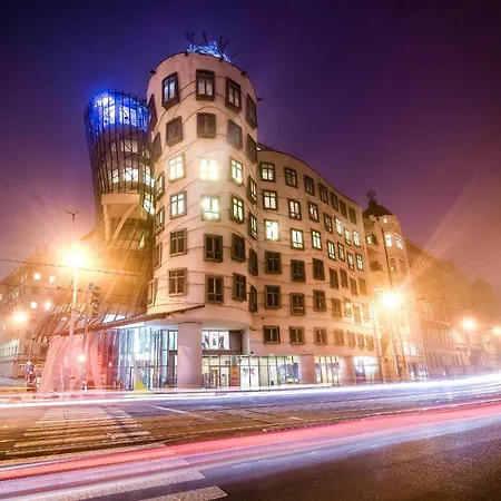 5br 2bath Masarykovo Nabrezi Apartment Prague