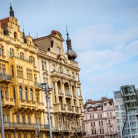 Apartment 5br 2bath Masarykovo Nabrezi Prague