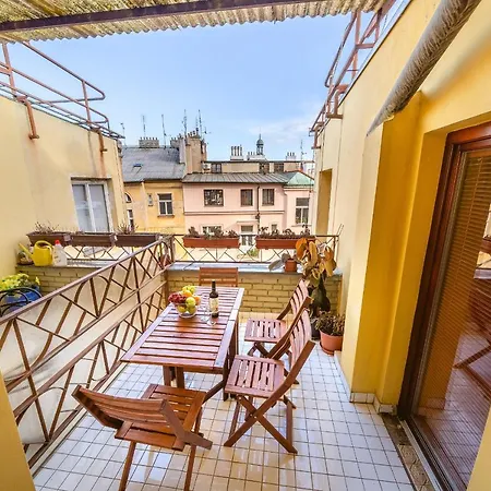 5br 2bath Masarykovo Nabrezi * Prague