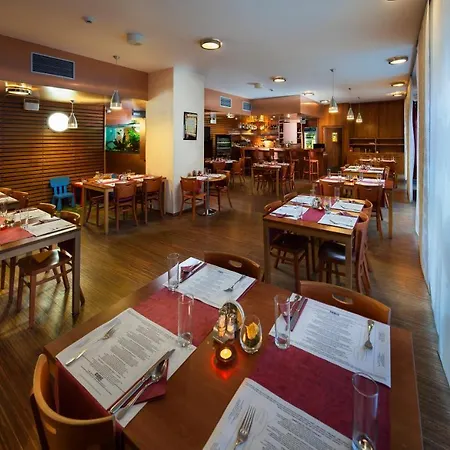 Academic & Congress Centre Hotel 4*