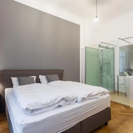 Apartment Spacious Near The River *