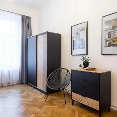 Spacious Near The River Prague