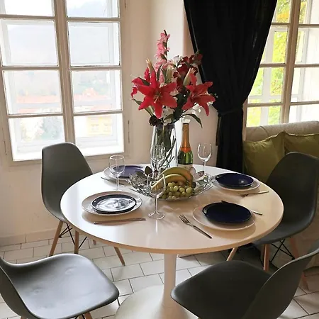 Apartment Loretanska By Rentego Prague