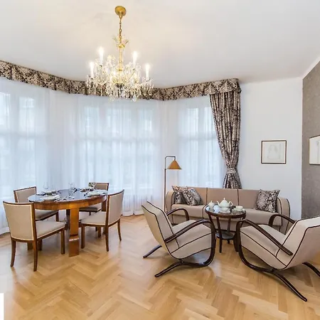 Apartment Art-nouveau *