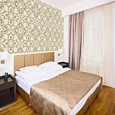 Hotel Deminka Palace