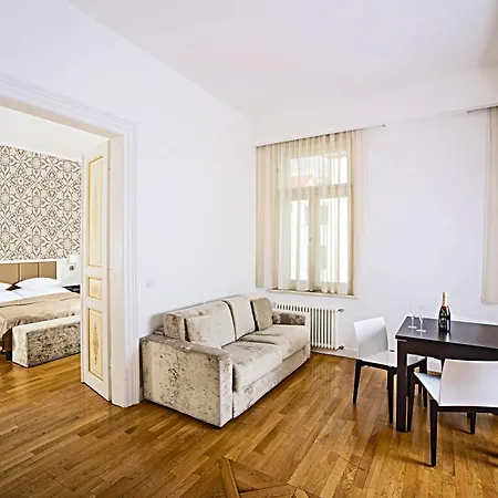 Hotel Deminka Palace 4*