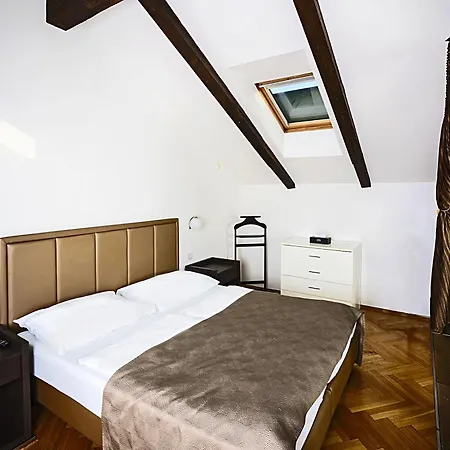 Deminka Palace 4* Praga