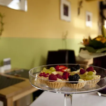Deminka Palace Hotel 4*