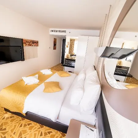 Hotel Grandium 5*