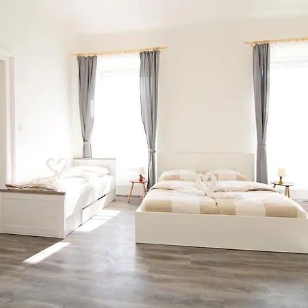 Beautiful Mala Strana Apartment Prague