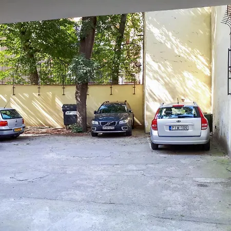 Duskova Apartment *