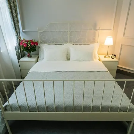 Almandine Aparthotel Prague