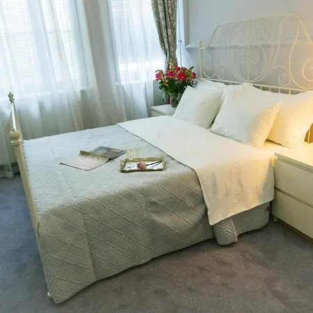 Almandine Aparthotel Prague