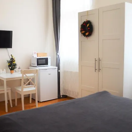 Orebitska Apartment