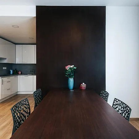 Exclusive In Luka Apartment *