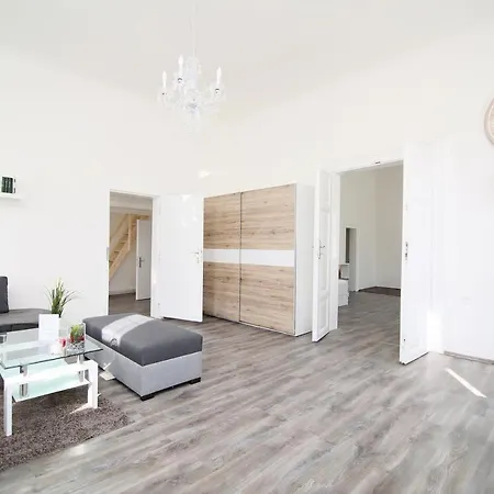 Beautiful Mala Strana Apartment *