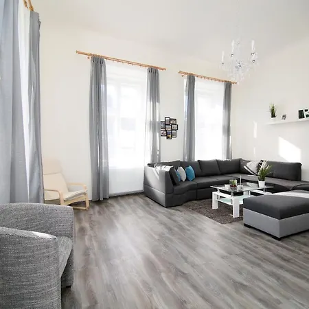 Beautiful Mala Strana Apartment Prague