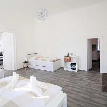 Beautiful Mala Strana Apartment Prague