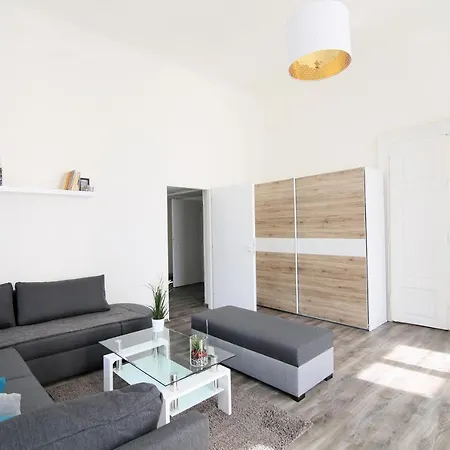 Beautiful Mala Strana Apartment *